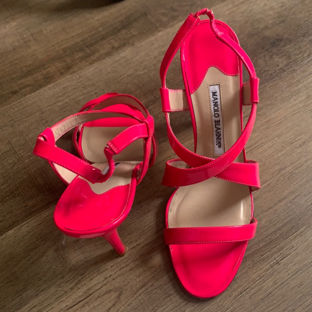 Hot pink manlo blahnik heels